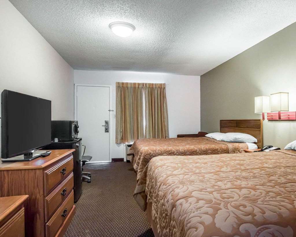 Rodeway Inn & Suites Brookhaven Room photo