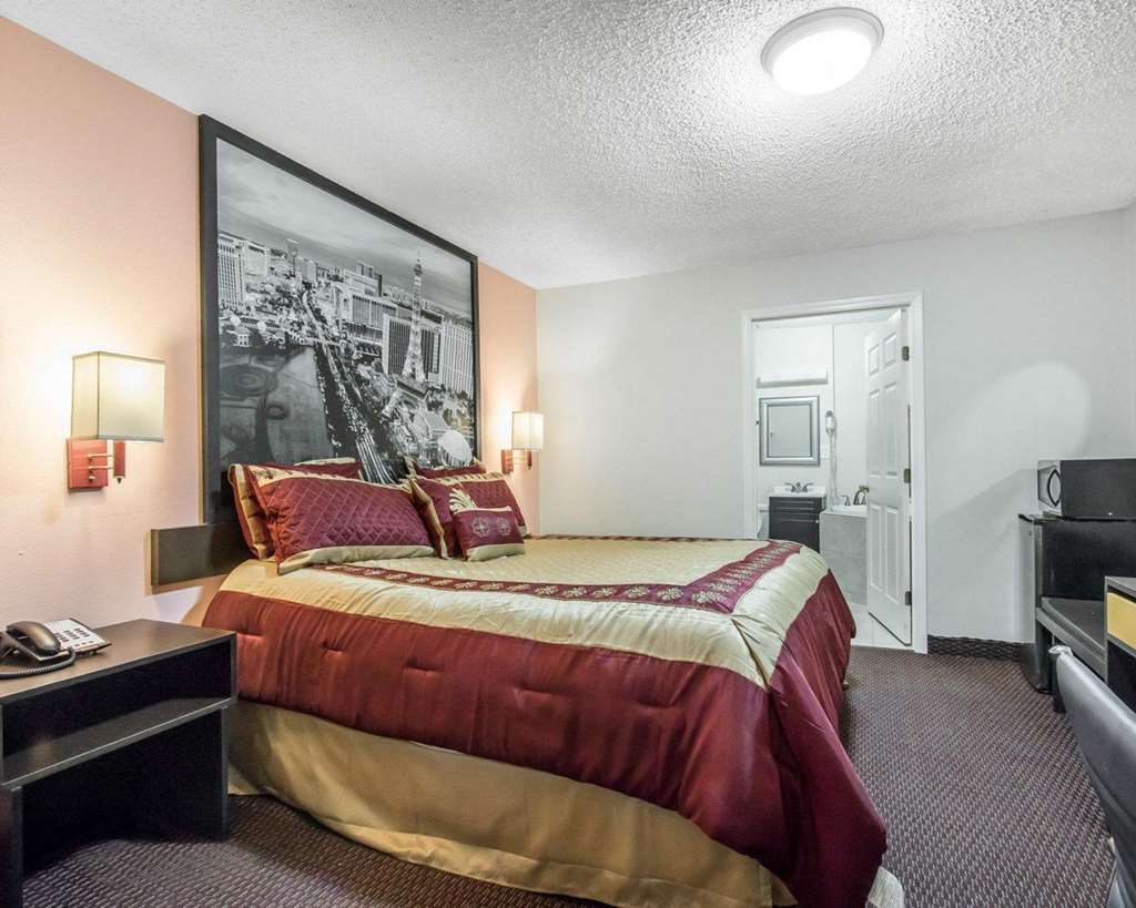 Rodeway Inn & Suites Brookhaven Room photo