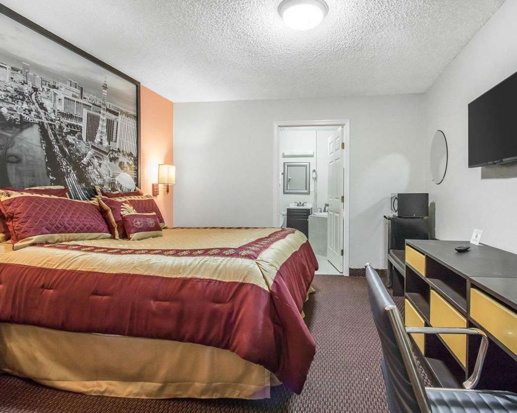 Rodeway Inn & Suites Brookhaven Room photo